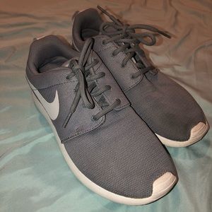 Nike Tanjun Athletic Shoes